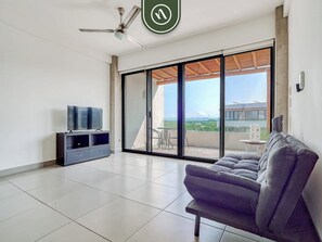Apartment, 2 Queen Beds, Kitchen, Beach View (Puerta arena J22) | Living area