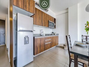 Departamento, 2 camas Queen size, cocina, vista a la playa (Puerta arena J22) | Cocina privada