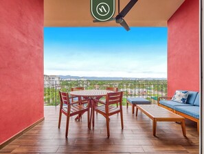 Apartment, Multiple Beds, Kitchen, Beach View (DToscana PH01 - Sienna) | Outdoor dining