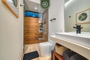 Leilighet, flere senger, terrasse, havutsikt (Lofts Delfines 1A) | Bad | Håndklær