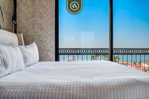 Condo, 1 cama King size y sofá cama, Terraza, vista al océano (Pier 57 - 505) | 1 habitación, decoración personalizada y muebles diferentes 