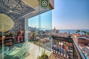 Apartamento, 1 cama de matrimonio grande con sofá cama, terraza, vistas al mar (Pier 57 - 505) | Vistas al mar