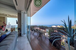Condo, 1 cama King size y sofá cama, Terraza, vista al océano (Pier 57 - 505) | Terraza o patio