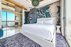 Condo, 1 cama King size y sofá cama, Terraza, vista al océano (Pier 57 - 505) | 1 habitación, decoración personalizada y muebles diferentes 