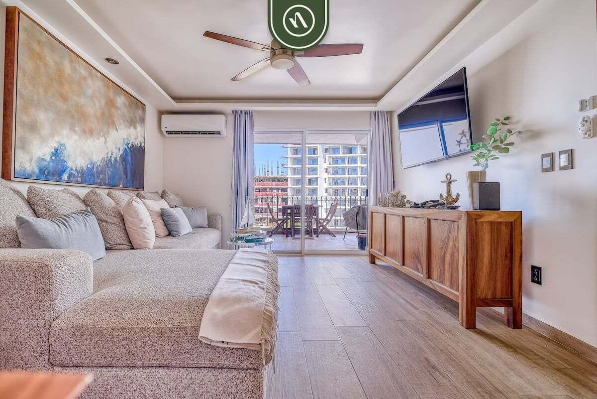 Apartment, Multiple Beds, Jetted Tub, Pool View (Marina del Rey 402) | Living area