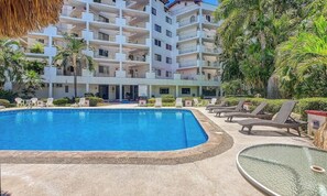 Pool - 3BR Condo With Private Balcony - Pool - Marina` (Puerto Vallarta)