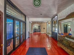 Departamento, varias camas, hidromasaje, vista a la alberca (Marina del Rey 402) | Lobby