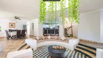 Casa, diversos llits, cuina, vistes a l'oceà (1 Son Vida  DM - ADJ) | Servei de restauració