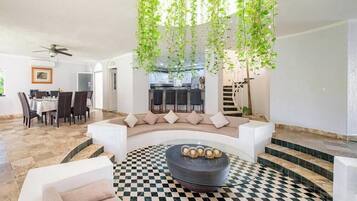 5 habitaciones, decoración personalizada y muebles diferentes