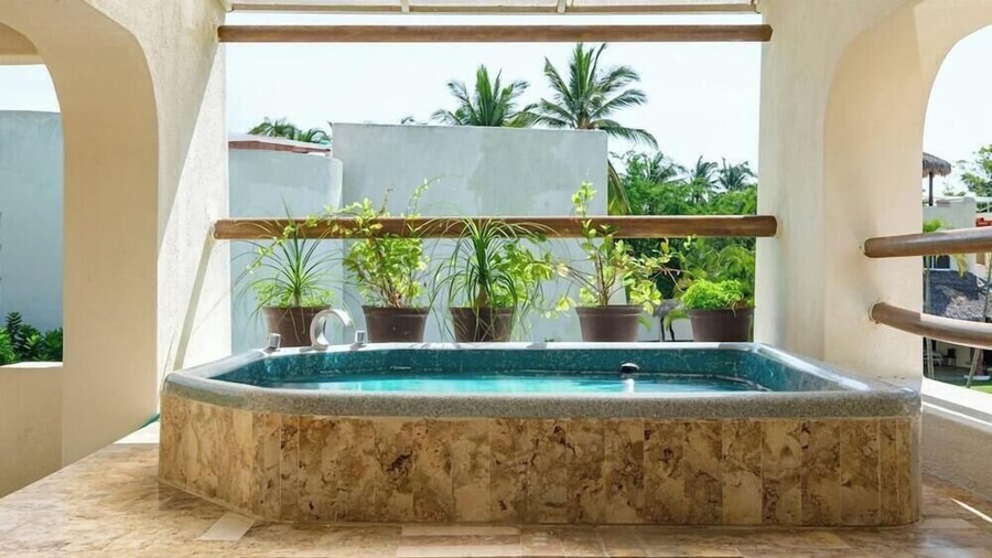 Amazing House -private Pool - Tennis - Paddle Cour