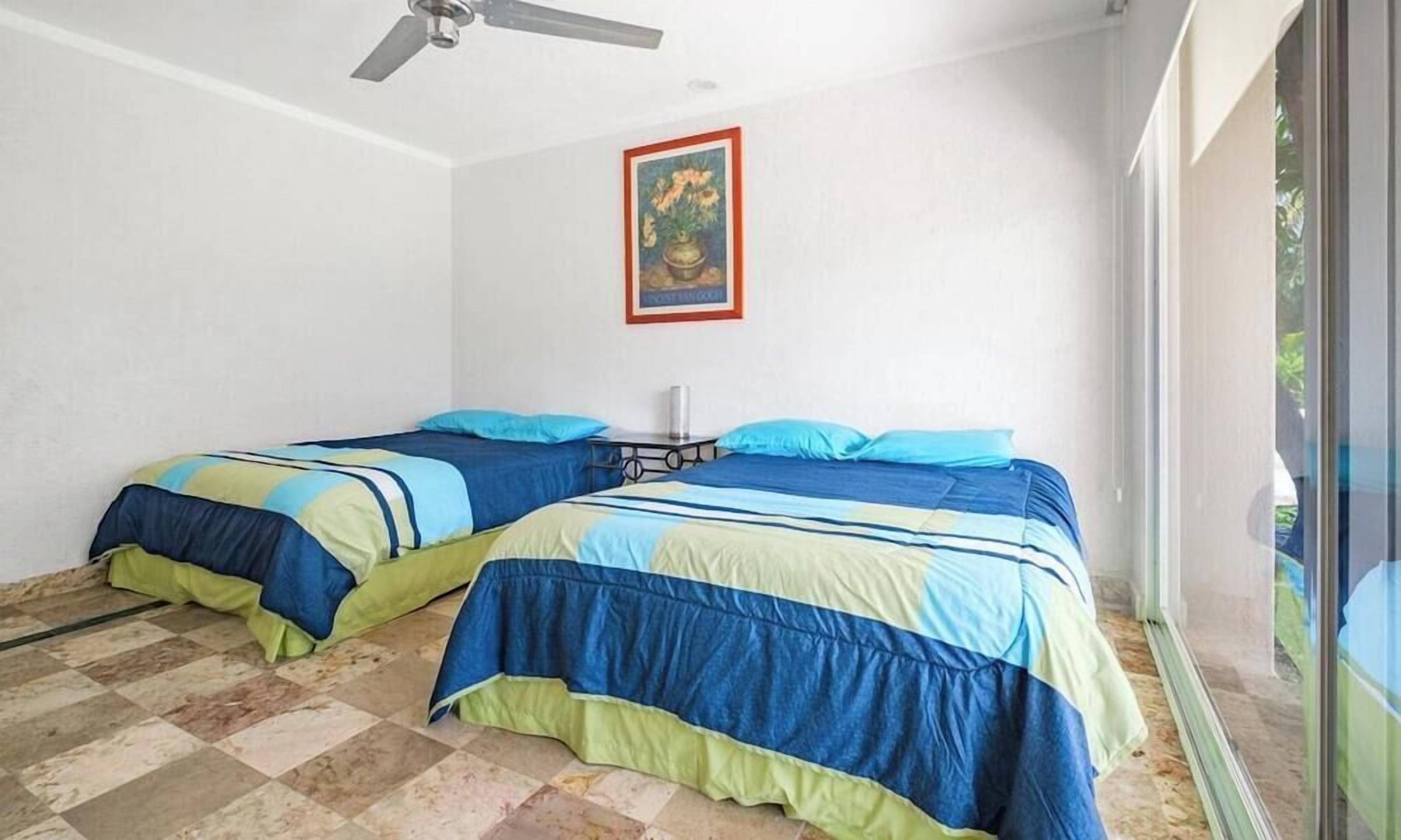 House, Multiple Beds, Kitchen, Ocean View (1 Son Vida  DM - ADJ) | 5 bedrooms, individually decorated, individually furnished, bed sheets