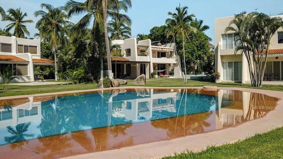 Amazing House -private Pool - Tennis - Paddle Cour