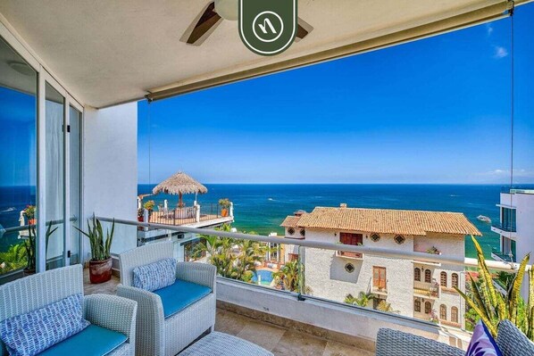 Condo, varias camas, acceso a la alberca, vista al océano (Las Peñas de Teresa 303) | Vista desde la habitación