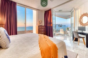 Condo, varias camas, acceso a la alberca, vista al océano (Las Peñas de Teresa 303) | 2 habitaciones, decoración personalizada y muebles diferentes