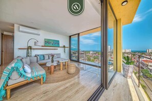 Apartment, Mehrere Betten, Küche, Meerblick (Koralion 4D) | Wohnbereich