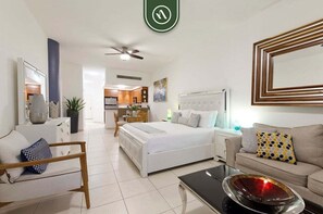Studio, 1 King Bed, Patio, Partial Ocean View (Playa Royale Tower 1 1133) | 1 bedroom, individually decorated, individually furnished, bed sheets - Amazing Studio With Terrace Overlooking the Ocean (Nuevo Nayarit)