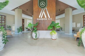 Condo, 1 King Bed with Sofa bed, Jetted Tub, Ocean View (Harbor 171 N 1709) | Lobby