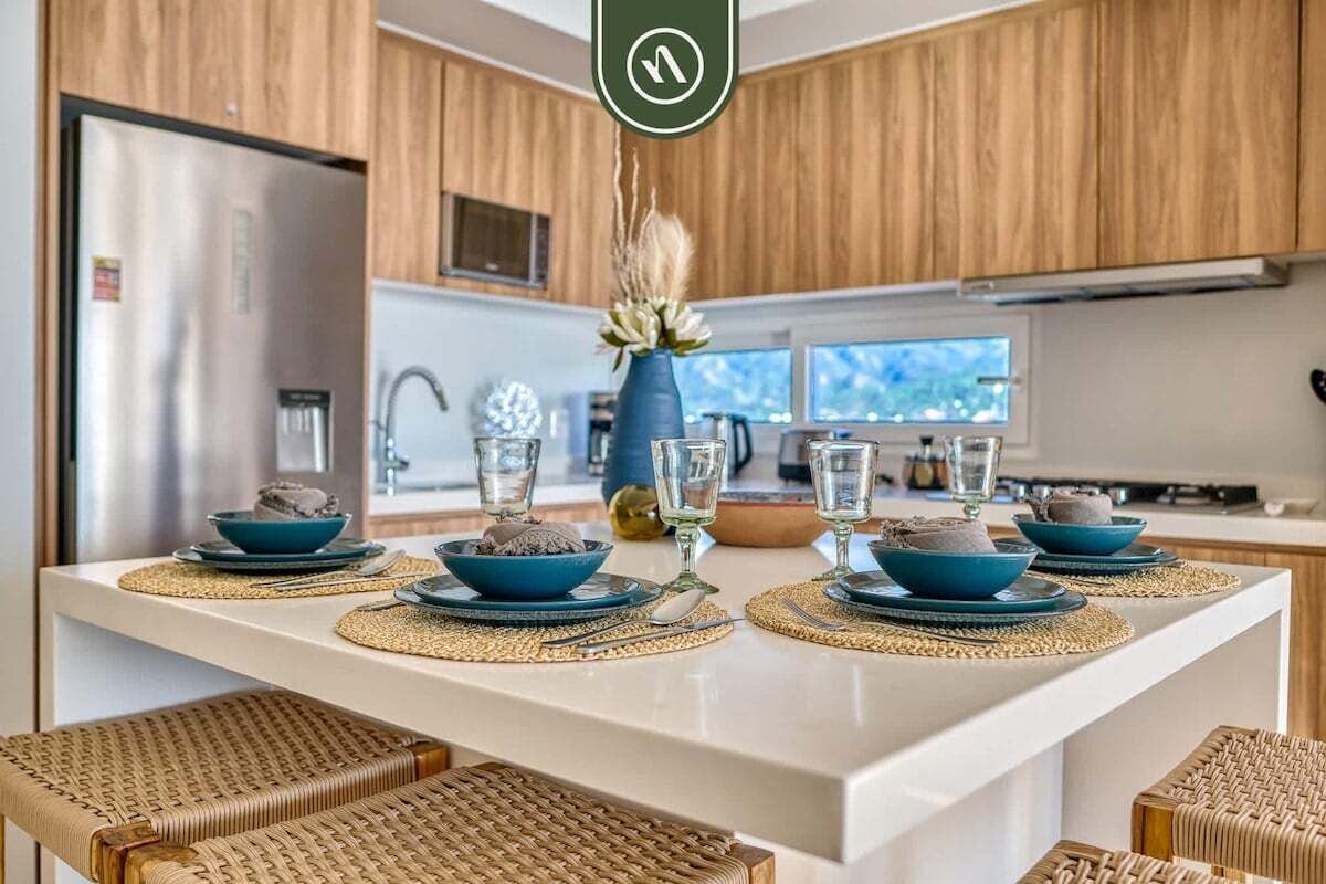 Appartement, 1 kingsize bed met slaapbank, bubbelbad, uitzicht op zee (Harbor 171 N 1709) | Privékeuken | Een koffiezetapparaat/waterkoker