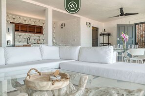 Apartment, Multiple Beds, Kitchen, Ocean View (Sagitario 120 U1) | Interior