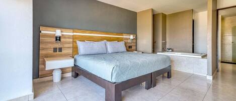 Departamento, varias camas, acceso a la alberca, vista al océano (Villa Magna 294) | 4 habitaciones, decoración personalizada y muebles diferentes
