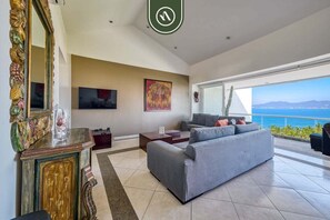 Apartment, Mehrere Betten, Poolzugang, Meerblick (Villa Magna 294) | Wohnbereich