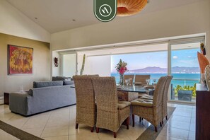 Apartment, Mehrere Betten, Küche, Meerblick (Villa Magna 294) | Speisen