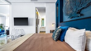 Appartement, 1 kingsize bed met slaapbank, balkon, uitzicht op zee (Pier 57 201) | 1 slaapkamer, individueel gedecoreerd, individueel gemeubileerd