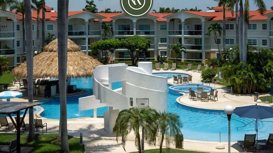 2BR Condo in Acapulco With Private Patio - Pool