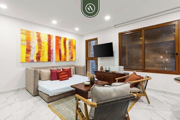 Condo, 1 cama King size y sofá cama, acceso a la alberca, vista al océano (Luz 203) | 1 habitación, decoración personalizada y muebles diferentes