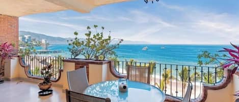 Appart'hÎtel, plusieurs lits, balcon, vue océan (603 Plaza Mar) | Restauration extérieure