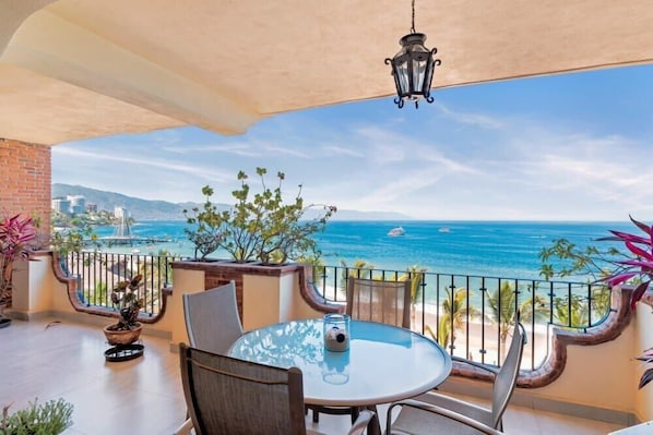 Apartment, Multiple Beds, Kitchen, Ocean View (603-Plaza Mar) | Outdoor dining