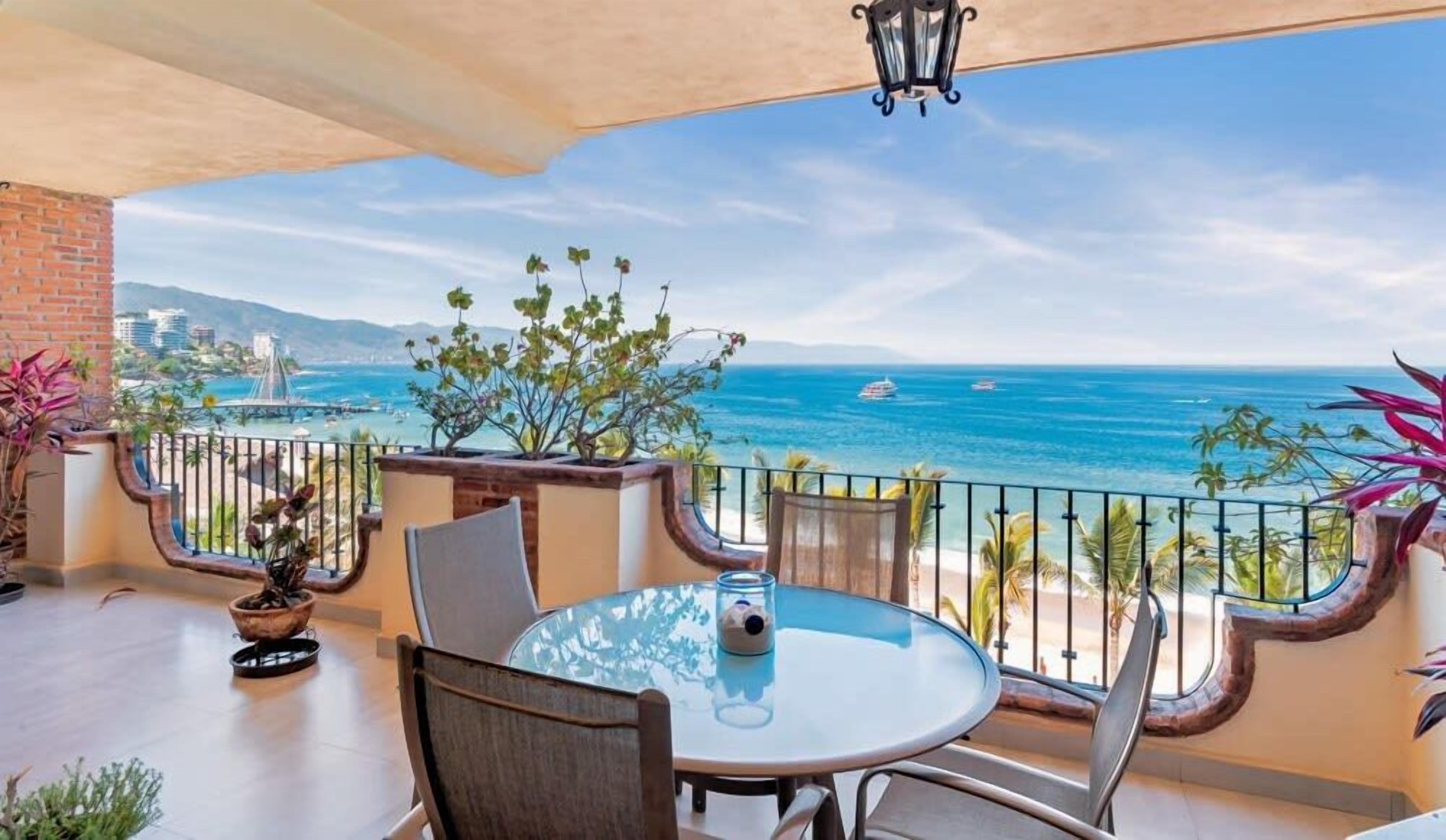 Departamento, varias camas, cocina, vista al océano (603-Plaza Mar) | Restaurante al aire libre