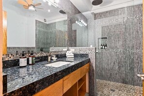 Condo, Multiple Beds, Balcony, Ocean View (603 Plaza Mar) | Bathroom