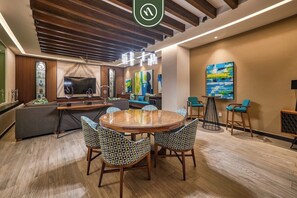 Apartemen, Beberapa Tempat Tidur, hot tub, pemandangan pantai (V Golf 204) | Tempat makan