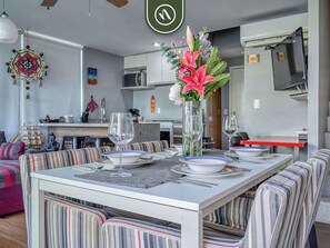 Apartment, Mehrere Betten, Küche, Meerblick (Aria Ocean T1 111) | Speisen