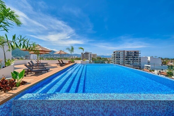 Outdoor pool - Brand New 2BR Apt - Infinity Pool - Versalles (Puerto Vallarta)