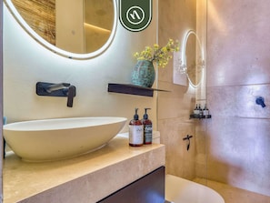 Apartment, Multiple Beds, Kitchen, Ocean View (Soho PV PH1104 Casa del Cielo) | Bathroom | Towels