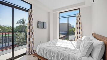 Condo, nhiều giường, ban công (Galeritas 5) | 2 phòng ngủ, trang trí khác biệt