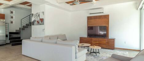 Departamento, varias camas, hidromasaje, vista al océano (The Ava 14) | Área de sala de estar