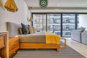 Studio, 1 King Bed, Kitchen, City View (Nomada 5D)