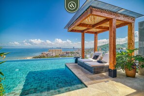 Outdoor pool - Luxury Studio in Romantic Zone - Infinity Pool (Puerto Vallarta)