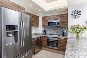 Condo, Multiple Beds, Kitchen, Ocean View (Alamar Delta I 902) | Private kitchen