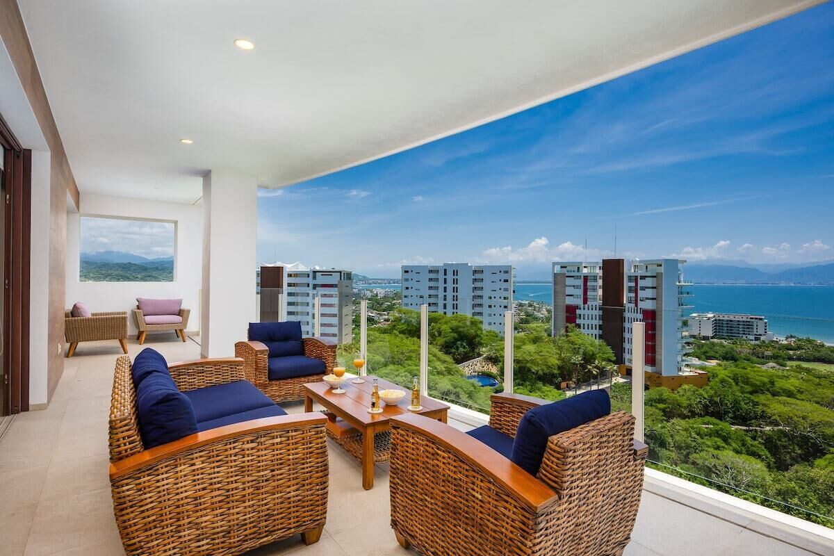 Apartamento, varias camas, bañera de hidromasaje, vistas al mar (Alamar Delta I 902) | Vistas desde la habitación