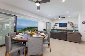 Condo, Multiple Beds, Kitchen, Ocean View (Alamar Delta I 902) | 2 bedrooms, individually decorated, individually furnished