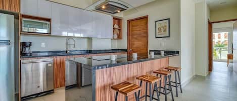 Departamento, varias camas, balcón, vista a la playa (Quinta San Miguel 404 T3) | Cocina privada
