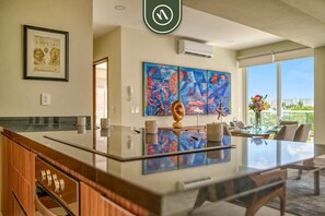 Appartement, plusieurs lits, cuisine, vue plage (Quinta San Miguel T3 404) | Intérieur