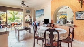 Apartment, 1 King-Bett, Küche, Meerblick (301-Plaza Mar) | Innenbereich