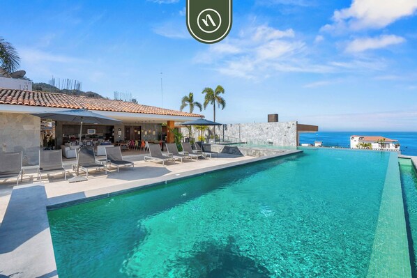 Pool - Elegant Studio in Romantic Zone - Rooftop Pool (Puerto Vallarta)