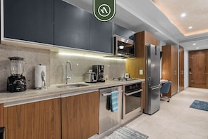 Studio, 1 King Bed, Kitchen (Pacifica 207) | Private kitchen