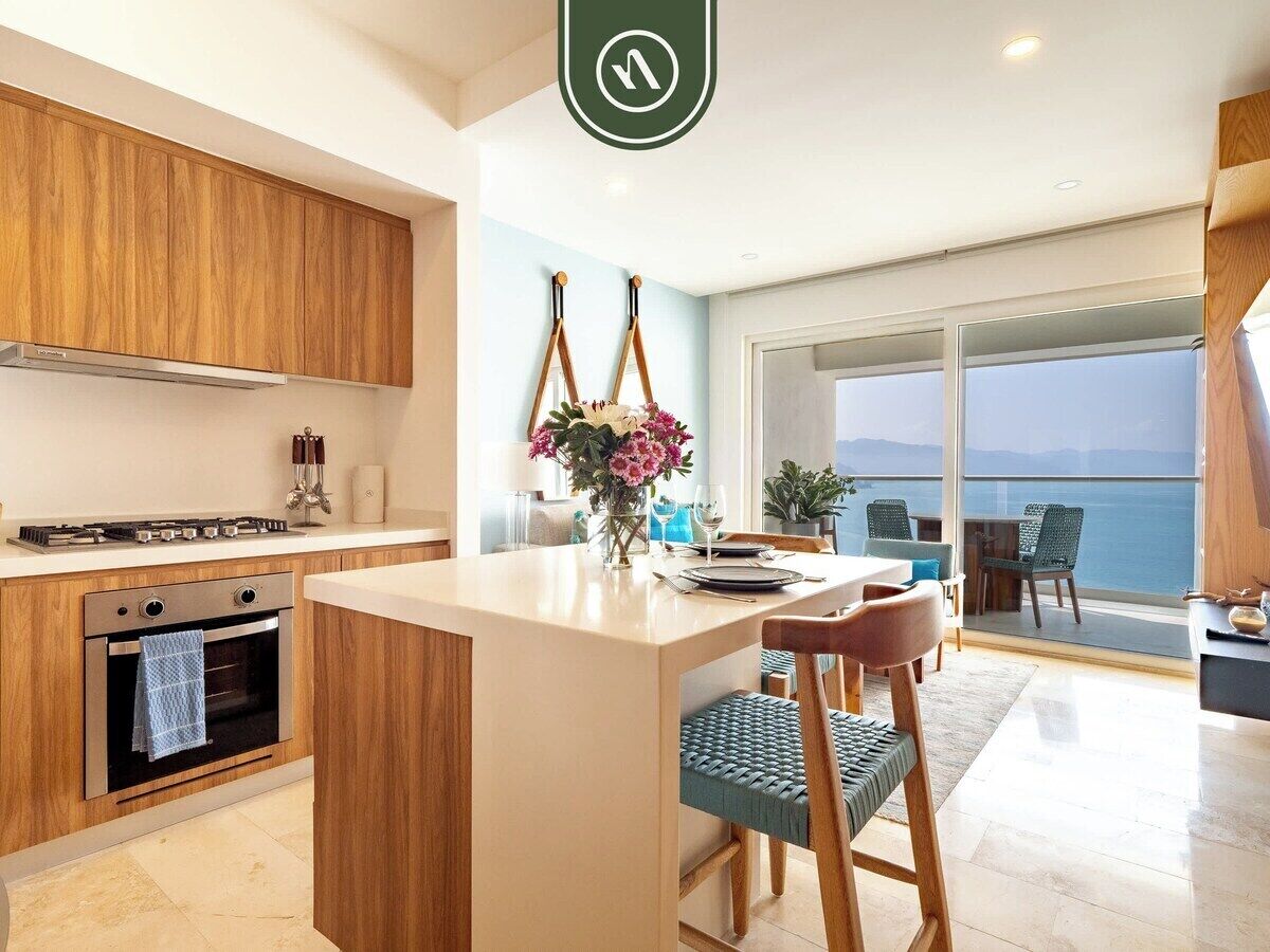 Condo, 1 cama King size y sofá cama, balcón, vista al océano (Harbor 171 North Tower 2104) | Cocina privada